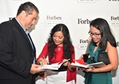 Dũng “câm” tái xuất thăng hoa trong buổi ra mắt sách của doanh nhân Việt tại Forbes