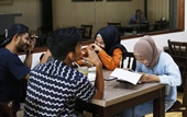 Indonesia cấm nam nữ chưa kết hôn được ăn cùng bàn