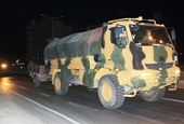 Không đạt thỏa thuận với Nga, Thổ Nhĩ Kỳ ùn ùn đưa vũ khí vào Syria nửa đêm