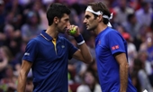 Cặp đôi trong mơ Federer-Djokovic vụng về đánh bóng vào lưng nhau ở Laver Cup