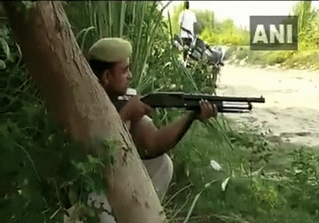 Cảnh sát Ấn Độ mời phóng viên tới chứng kiến đấu súng với tội phạm
