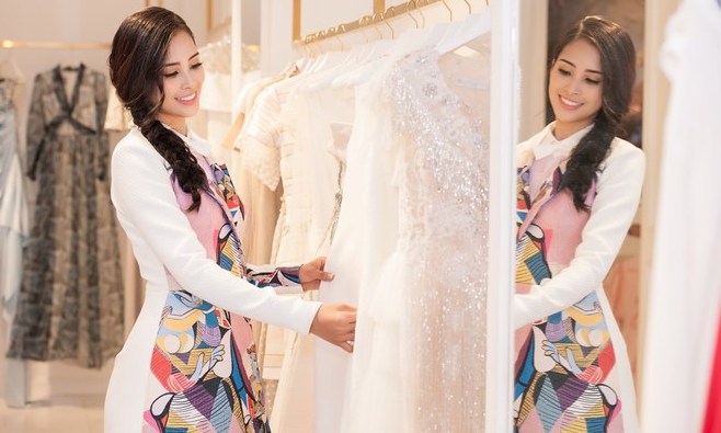 Hoa hậu Tiểu Vy sẽ sang Pháp dự sự kiện cùng các sao hạng A