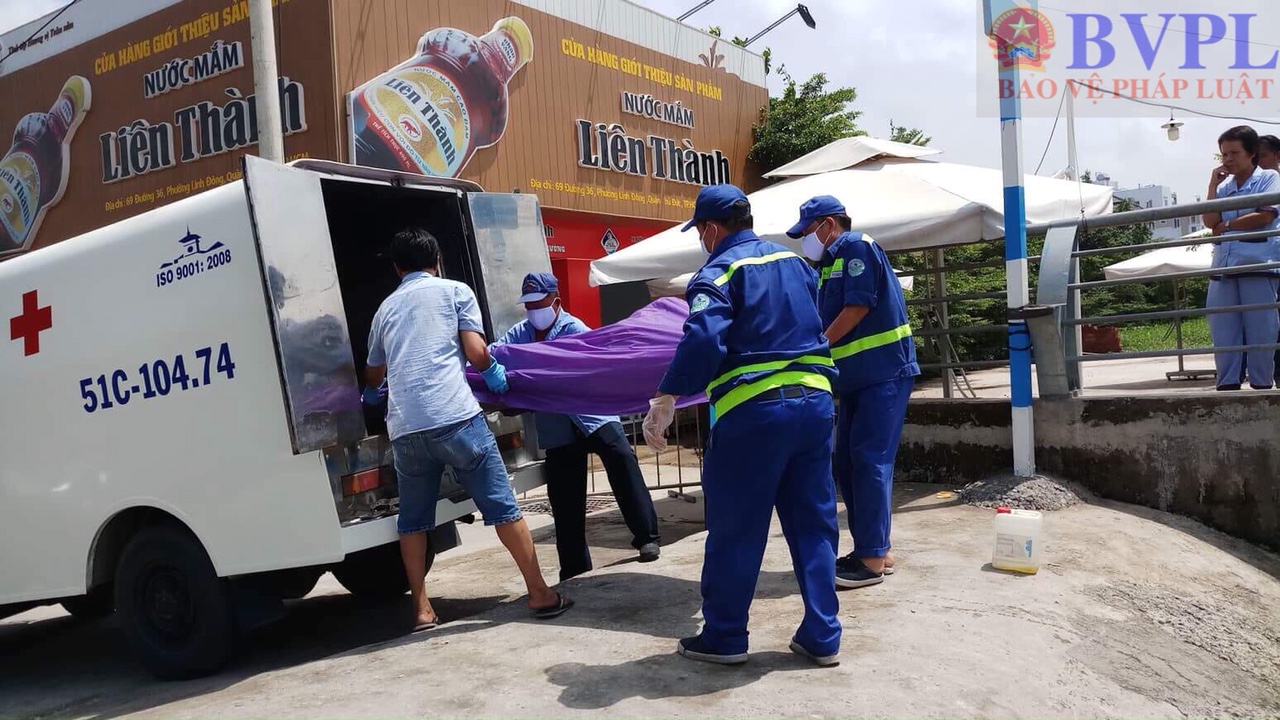 Phát hiện thi thể nam giới trôi gần bến buýt sông Sài Gòn