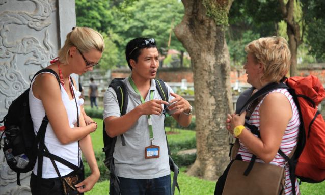 Thực hiện xếp hạng hướng dẫn viên du lịch