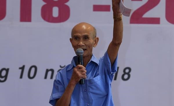 Cụ sinh viên 85 tuổi vẫn miệt mài đi học đại học mỗi ngày