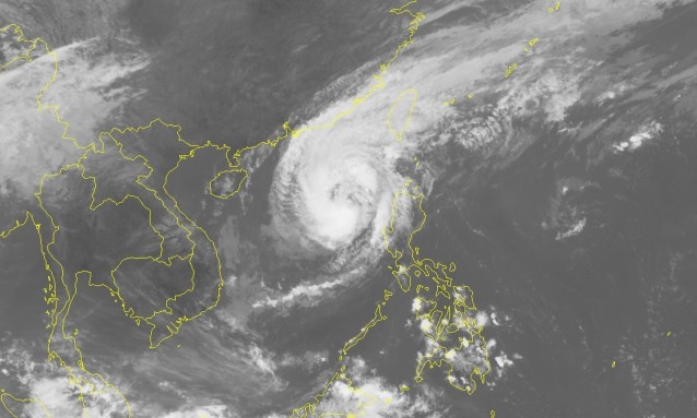 Bão Yutu liên tục đổi hướng và sẽ suy yếu dần thành áp thấp nhiệt đới