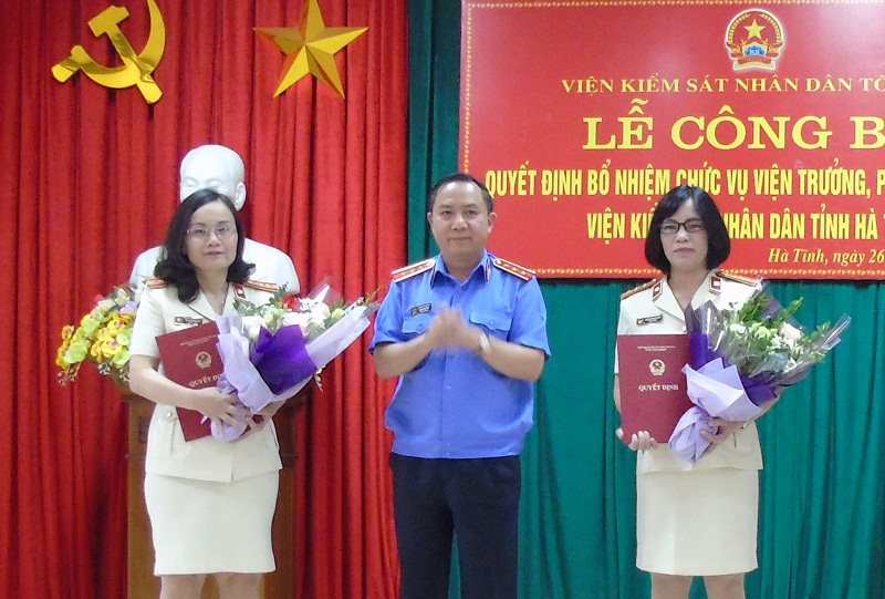 7 tỉnh thành tiến hành kiện toàn công tác cán bộ