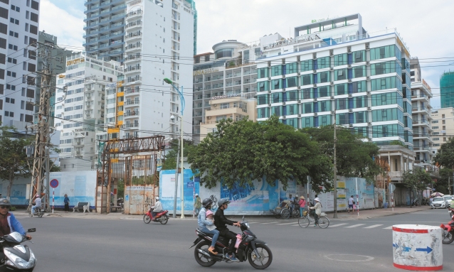 Hơn 3 600m2 đất “vàng” bị bỏ hoang hàng chục năm