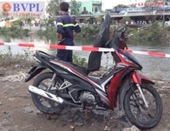 Tìm thấy xe máy của nạn nhân bị nước cuốn trôi trong bão