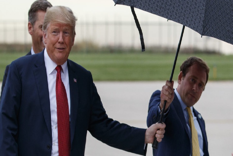 Trợ lý kề cận Tổng thống Mỹ Donald Trump sắp rời Nhà Trắng