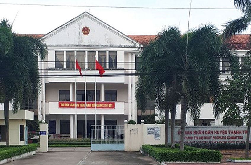 Chủ tịch UBND huyện bị kỷ luật vì khai man bằng đại học