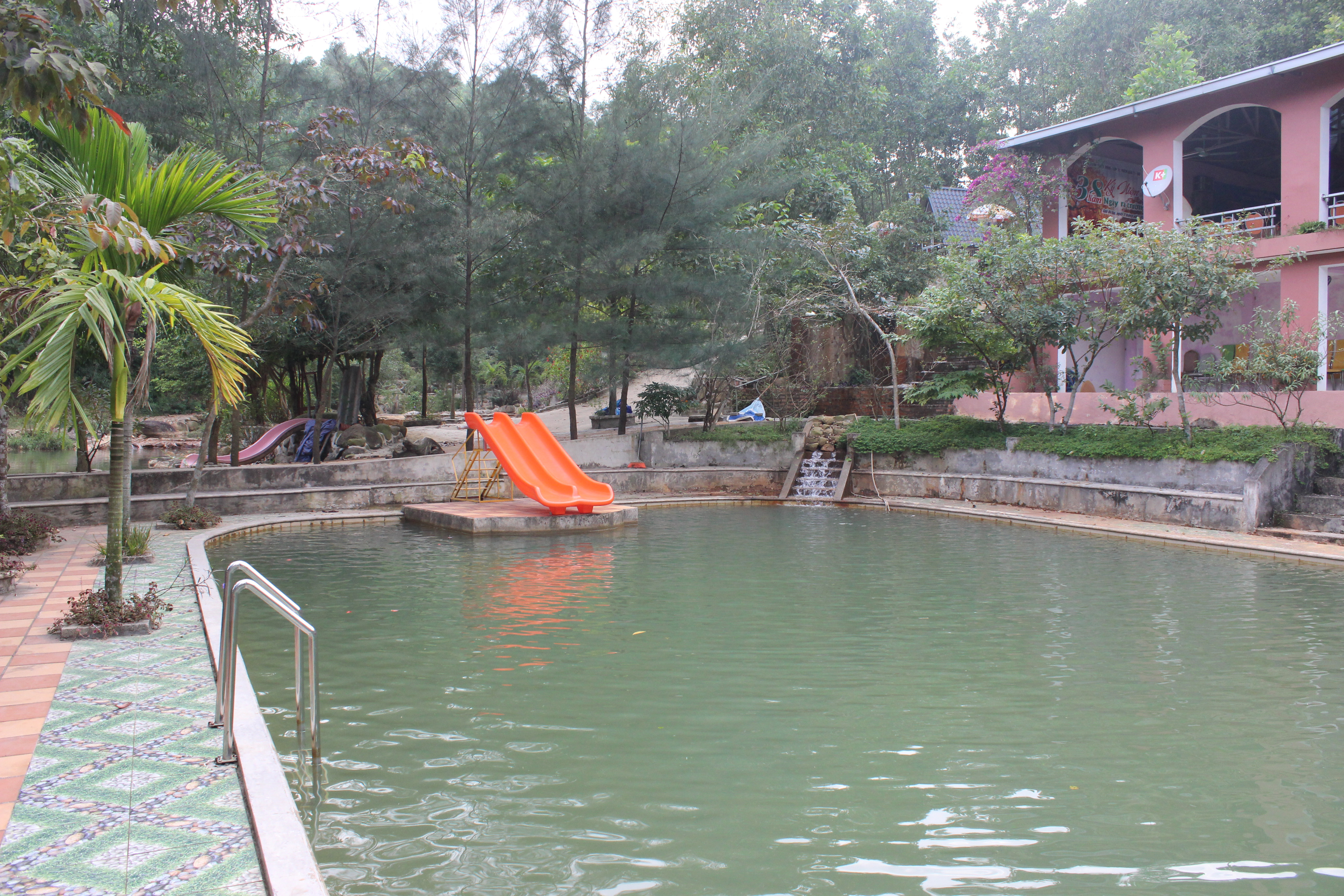 Sẽ cưỡng chế điểm du lịch xây trái phép ở thành phố Hạ Long