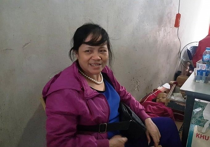 Chuyện nhói lòng phía sau bọc tiền bỏ quên ở nhà vệ sinh công cộng