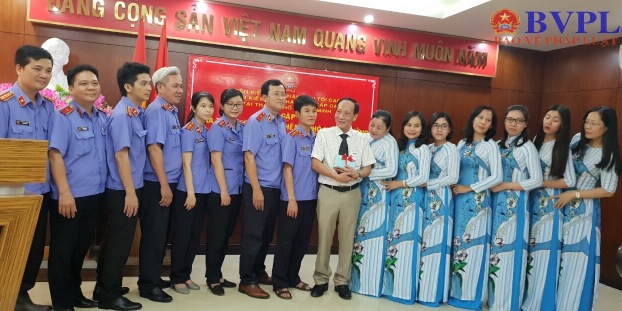 Hơn 40 năm cống hiến, sắt son với Ngành