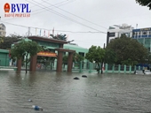 Học sinh nhiều trường ở Đà Nẵng được nghỉ học do mưa lớn