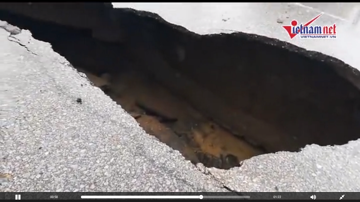 Hố tử thần sâu hoắm xuất hiện giữa thành Vinh sau trận mưa lớn xuyên đêm