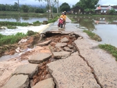 Sau Đà Nẵng và Quảng Nam, Bình Định cũng tả tơi vì ngập lụt