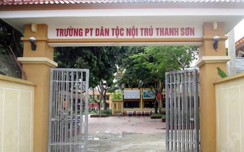 Triệu tập hiệu trưởng bị tố lạm dụng tình dục nhiều nam sinh