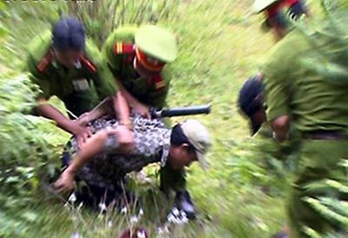 Triệt xóa 2 vụ ma túy lớn trên tuyến lửa , thu giữ 20 bánh heroin và vũ khí quân dụng