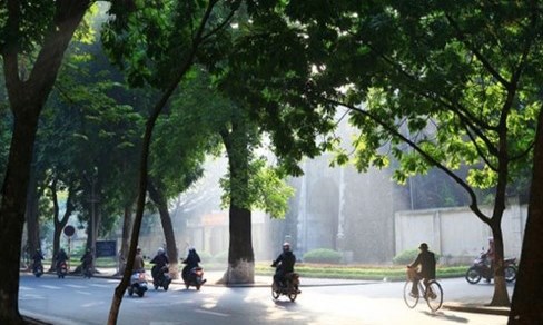 Miền Bắc ngày nắng ấm 28 độ C, miền Nam tiếp tục có mưa rào