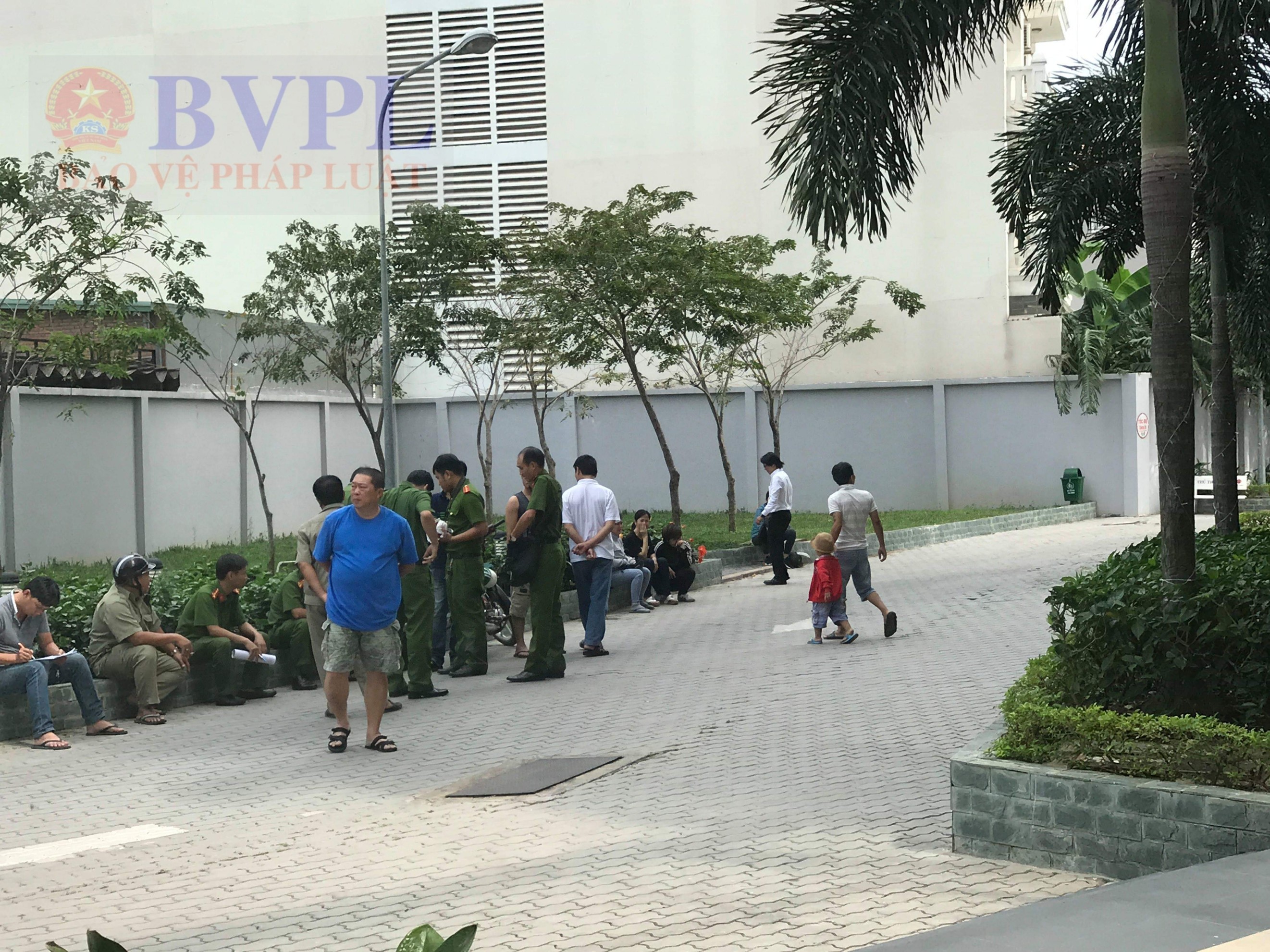 Bé gái 5 tuổi rơi tầng 9 chung cư Thủ Thiêm Sky xuống đất tử vong