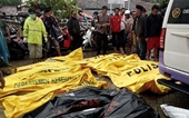 Số người thương vong tăng vọt sau trận sóng thần đổ bộ vào Indonesia