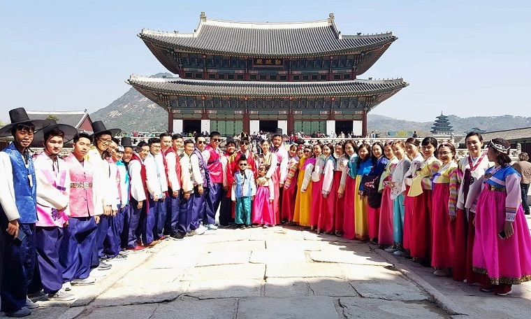 Giá tour Tết Nguyên đán 2019 tăng gấp đôi, khách vẫn ùn ùn đặt