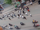 Hai băng nhóm cầm hung khí, hỗn chiến kinh hoàng ở TP Hồ Chí Minh