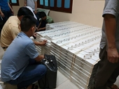 CSGT phát hiện vụ vận chuyển 17 000 gói thuốc lá lậu