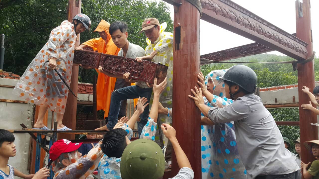 Tháo dỡ biệt phủ trăm tỉ của đại gia vàng ở Đà Nẵng