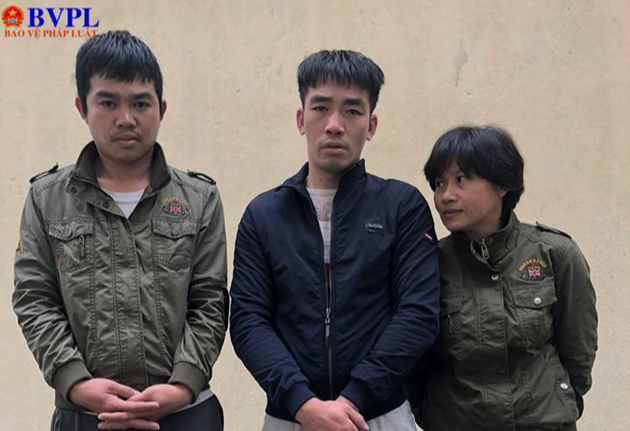 Bắt giữ nhóm cẩu tặc dùng xe ô tô sang, bom xăng, dao kiếm đi trộm chó