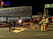 Thanh niên tử vong sau khi xe máy đâm vào đuôi xe tải đang đậu ven đường