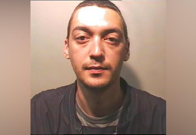 Cái kết cho tin tặc Anh làm tê liệt toàn bộ hệ thống Internet một quốc gia