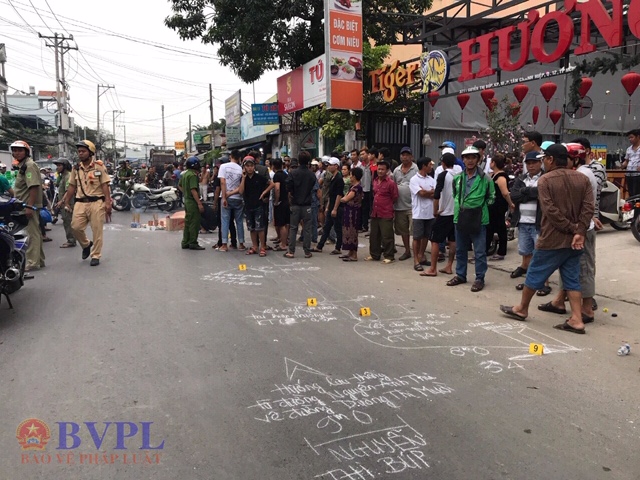 Xe rác cán chết hai nam thanh niên ở quận 12