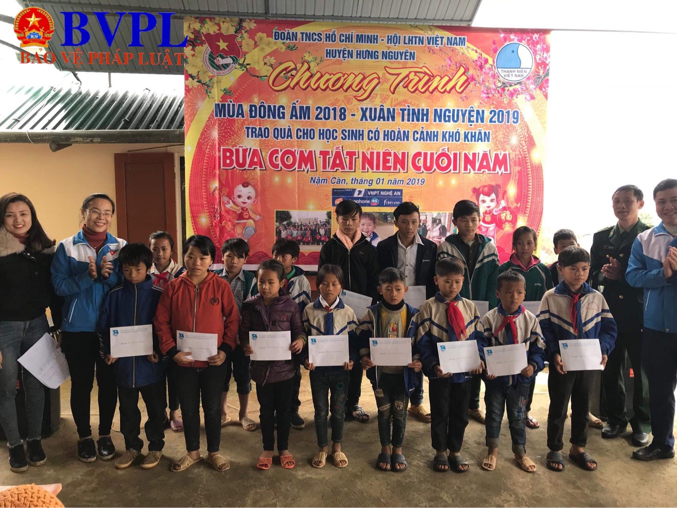 “Tết ấm miền Tây”- Mang yêu thương về với bản làng