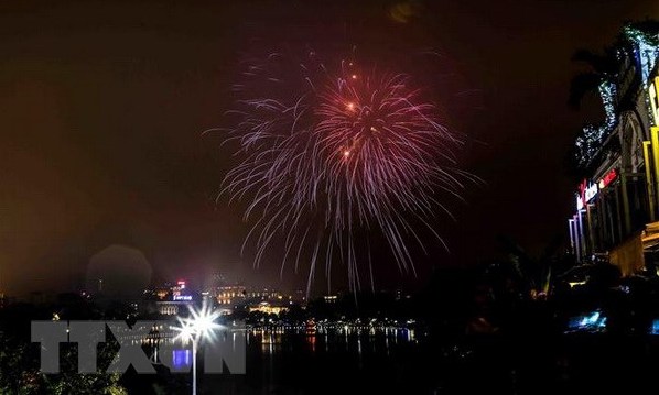 Hà Nội tổ chức bắn pháo hoa tại 30 điểm đêm Giao thừa Tết Kỷ Hợi
