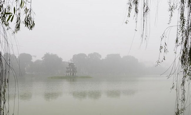 Miền Bắc trưa chiều hửng nắng, trời ấm áp