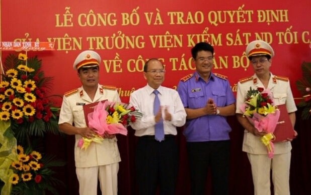 Công bố và trao quyết định của Viện trưởng VKSND tối cao về công tác cán bộ