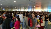 Biển người ở sân bay Tân Sơn Nhất với kỷ lục 900 lượt bay, 130 000 hành khách