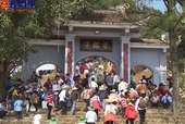 Hàng ngàn người về với ngày khai hội chùa Hương Tích