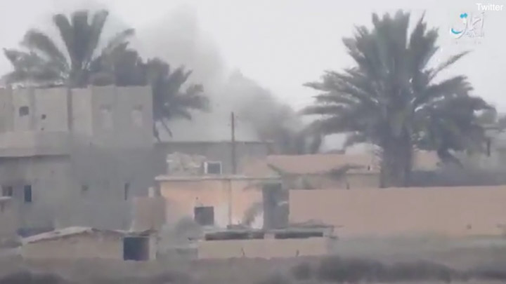 Cận cảnh IS phóng tên lửa chống tăng vào lực lượng Mỹ hậu thuẫn tại Syria