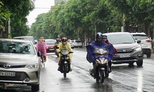 Mưa rào và dông diện rộng ở Bắc Bộ