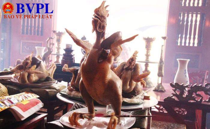 Sửng sốt với Gà hóa phượng hoàng cúng rằm tháng Giêng ở làng quê Hà Tĩnh