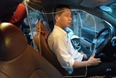 Độc đáo chiếc taxi đầu tiên ở Việt Nam làm khoang chắn bảo vệ tài xế