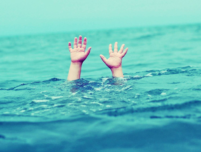 Đình chỉ hoạt động hồ bơi Đồi Đá sau vụ bé trai 6 tuổi chết đuối