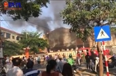 Cháy lớn tại trường tiểu học, học sinh phải di tản