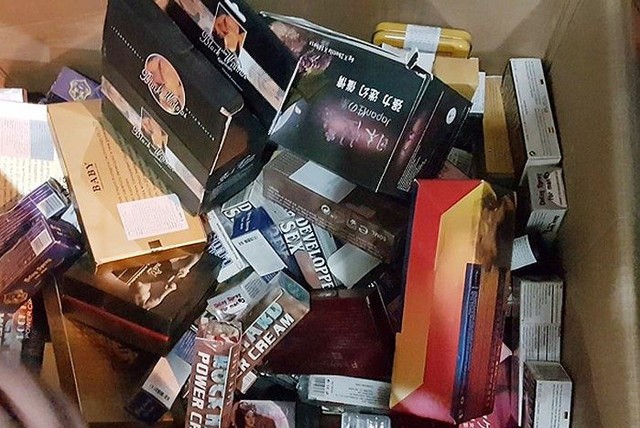 Phát hiện cơ sở kinh doanh thuốc cường dương, nước hoa gợi tình trái phép ở Hà Nội