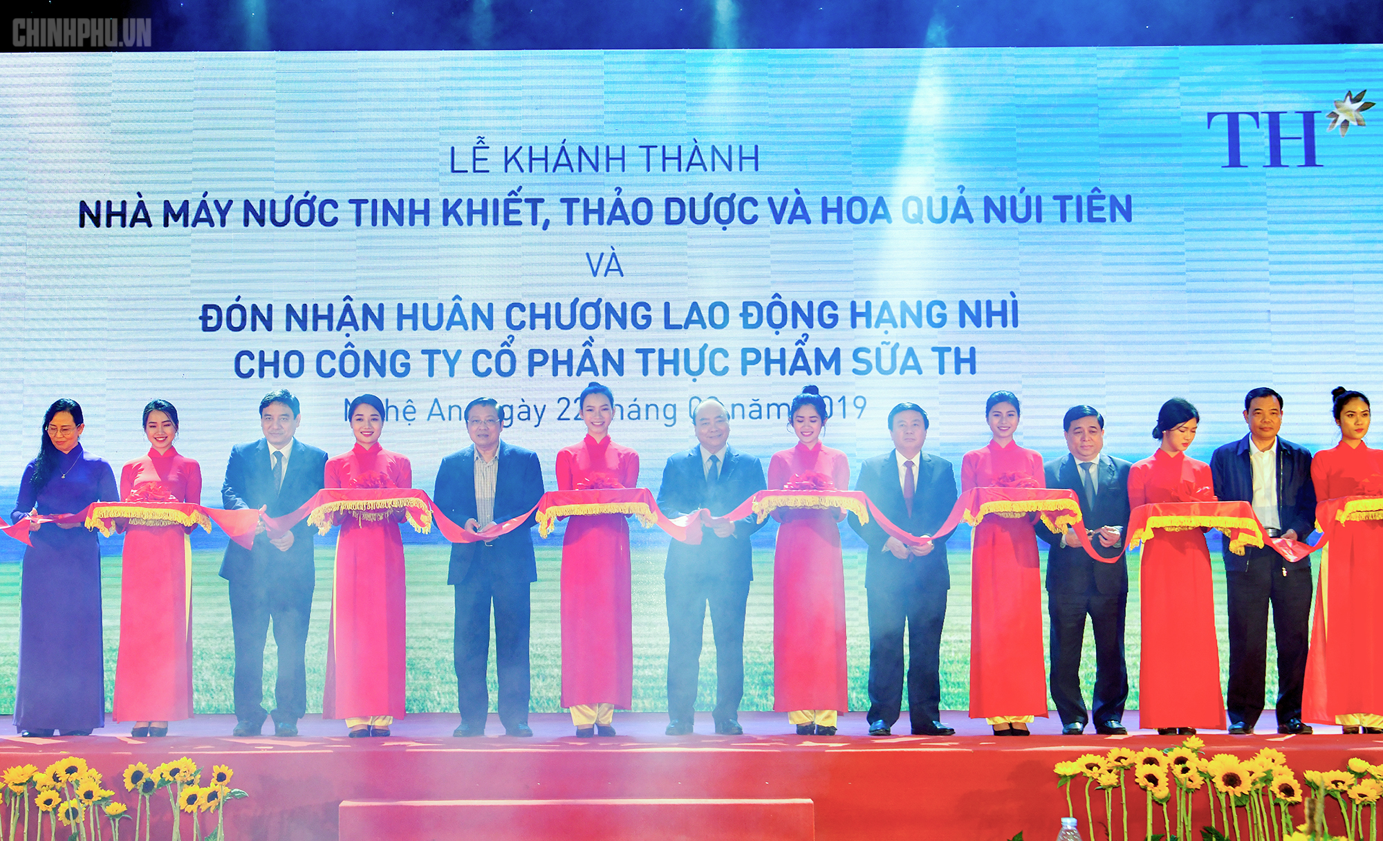 Khánh thành nhà máy nước tinh khiết, hoa quả, thảo dược lớn nhất miền Trung