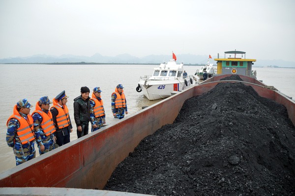 Rút ruột gần 100 tấn than, lộ sơ hở trong việc bán than của TKV