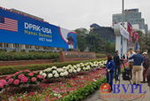 Phố phường Hà Nội rợp cờ hoa trước thềm Hội nghị thượng đỉnh Mỹ - Triều Tiên